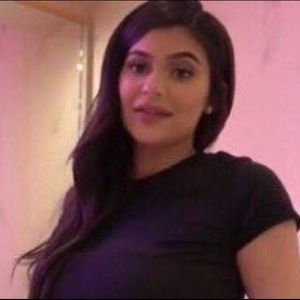 Meet your Posher, Camille